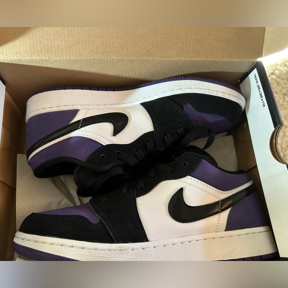 Nike Jordan 1 "Court Purple"
